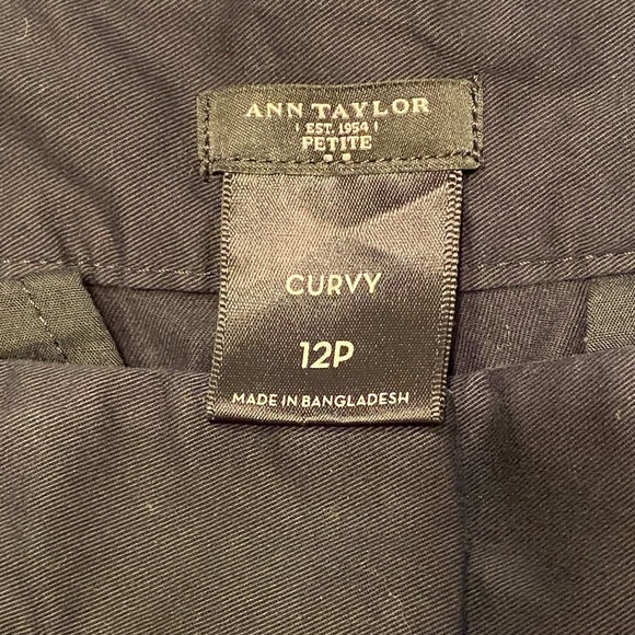 Ann Taylor Petite Curvy black capris - Picture 6 of 7